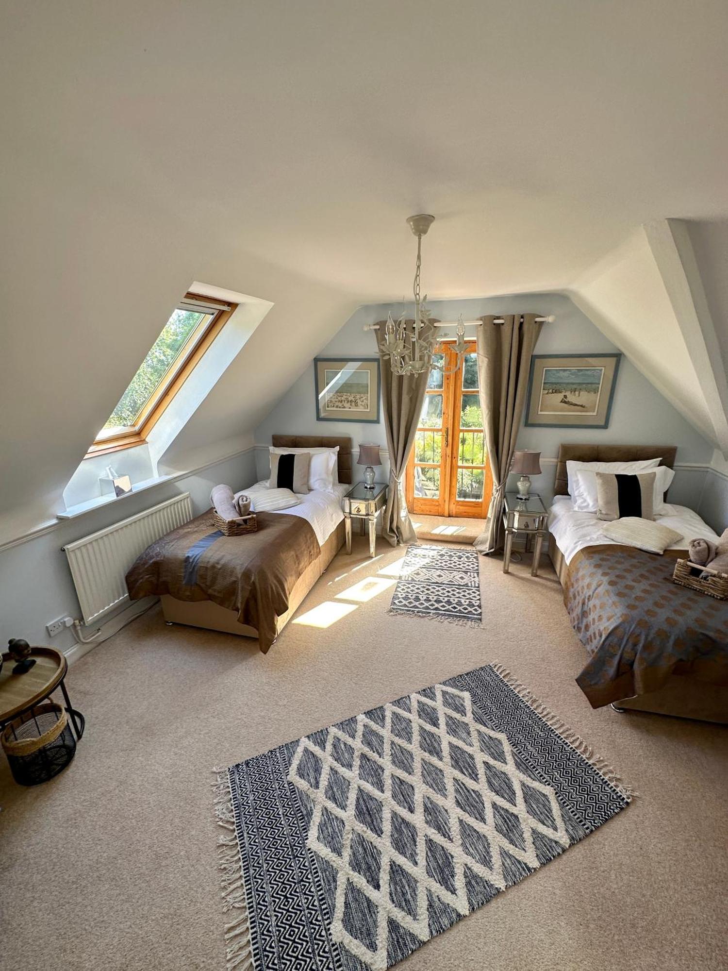 Bed and Breakfast Awakening Alchemy Retreat Centre Инверури Экстерьер фото